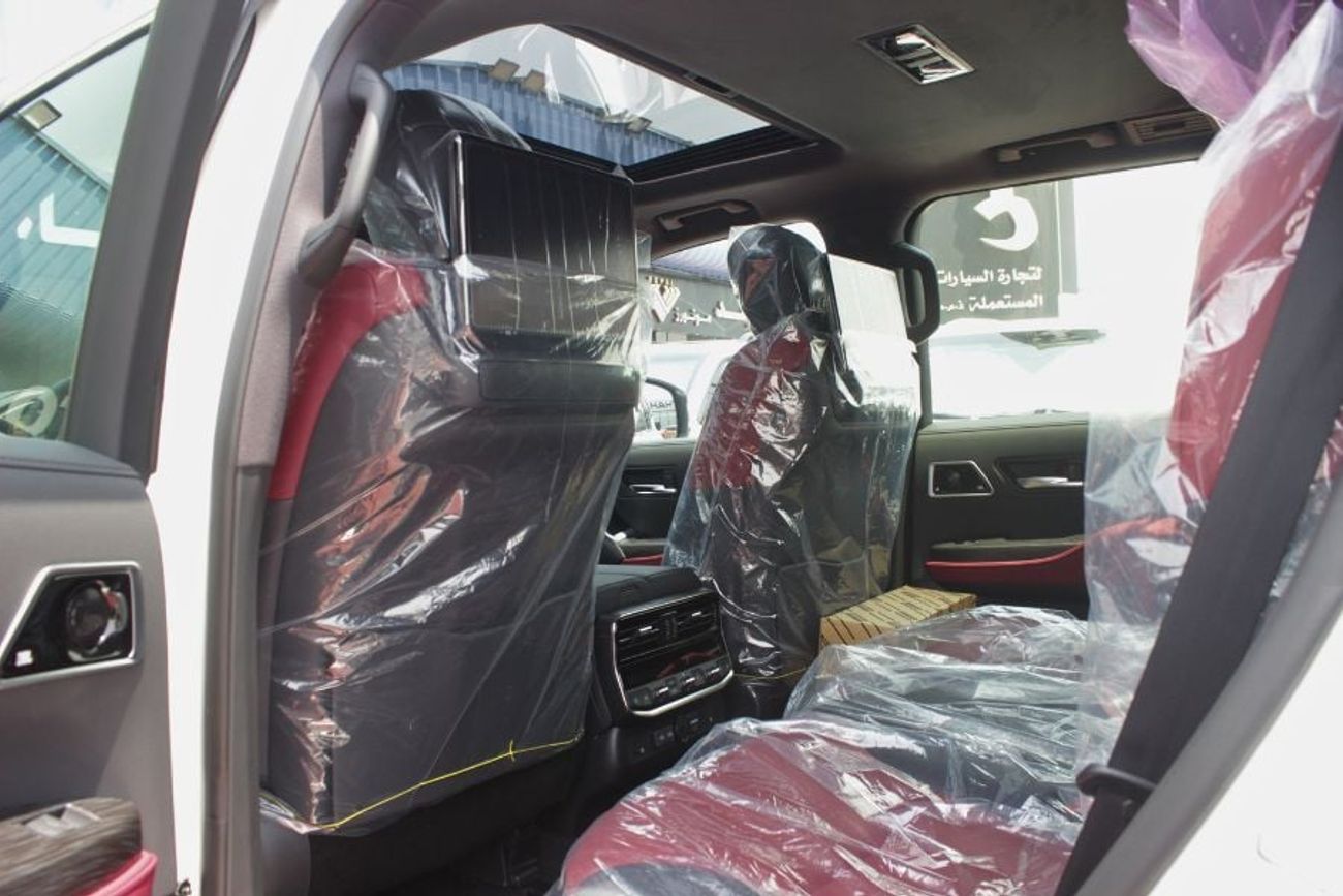 Toyota Land Cruiser VXR , UNDER WARRANTY FROM AL FUTTAIM