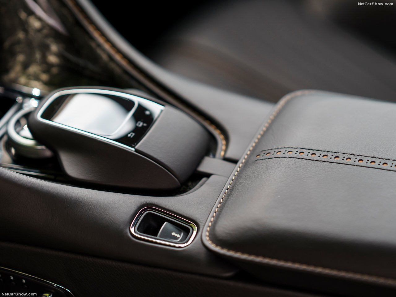 Aston Martin DB11 interior - Console And Controls