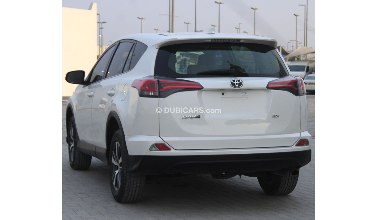 Toyota RAV4 EX TOYOTA RAV 4 WHITE 2017 GCC EXCELLENT CONDITION WITHOUT  ACCIDENT