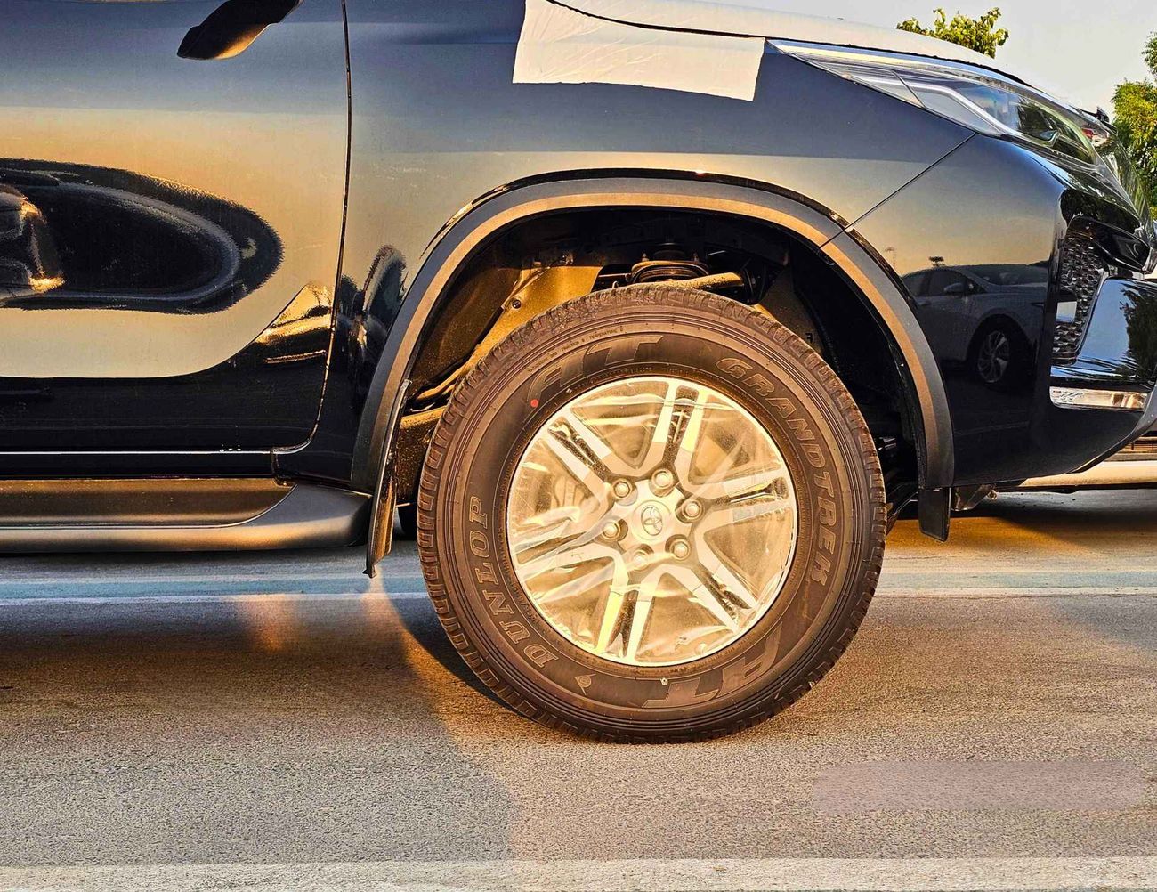 تويوتا فورتونر 4.0L V6 PETROL / AUTO AC / DIFF LOCK / DVD CAMERA (CODE # F6S)