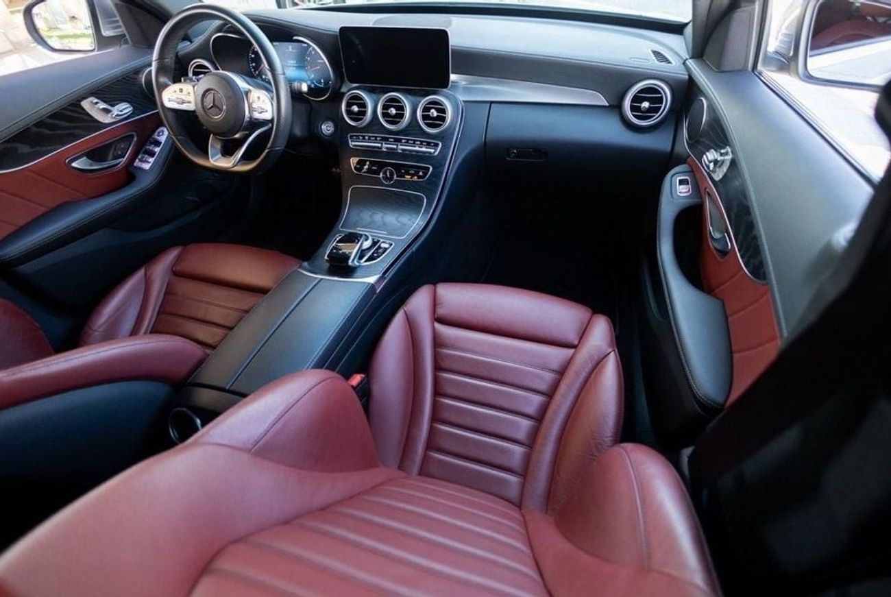 مرسيدس بنز C 200 Mercedes-Benz C200 AMG 2021 GCC under Agency Warranty with Flexible Down-Payment.