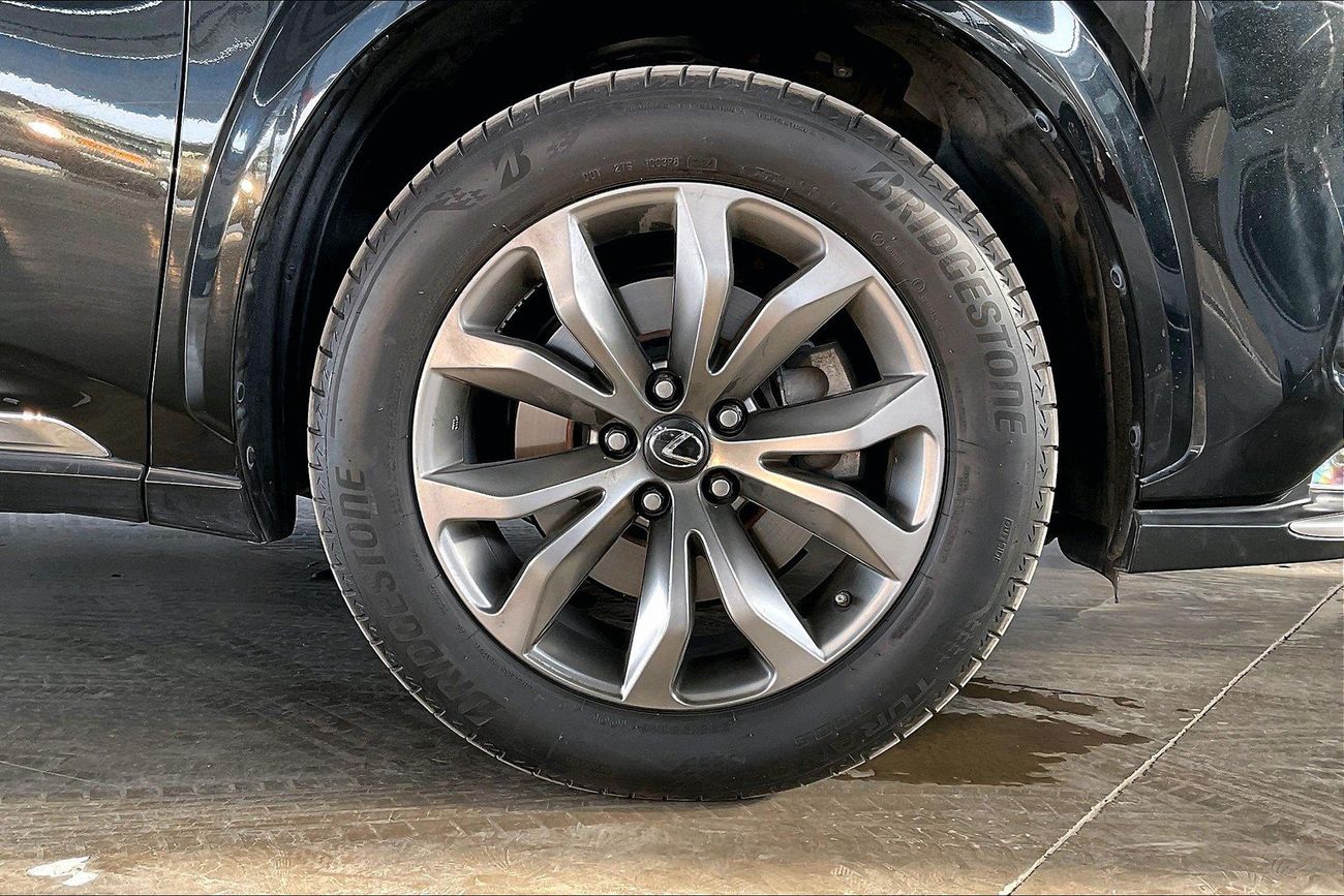 لكزس NX 300 F Sport Platinum | شامل الضمان | 0 ﺪﻔﻋﺓ ﺃﻮﻟﻯ