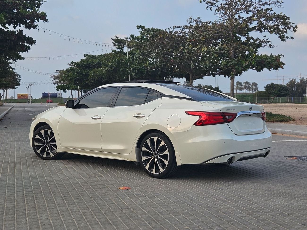Nissan Maxima SR