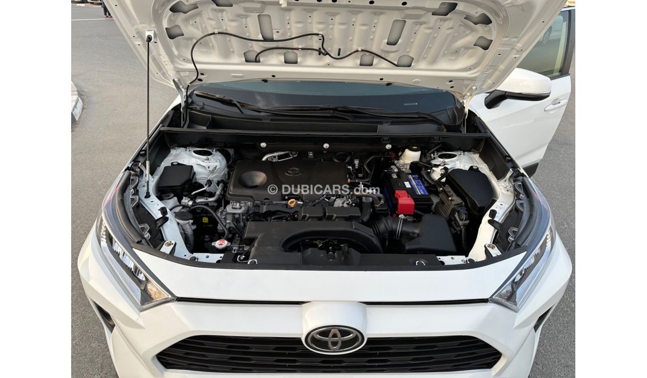 Toyota RAV4 Toyota RAV4 XLE full option, 2.5L 4cylinders. Front wheel Drive