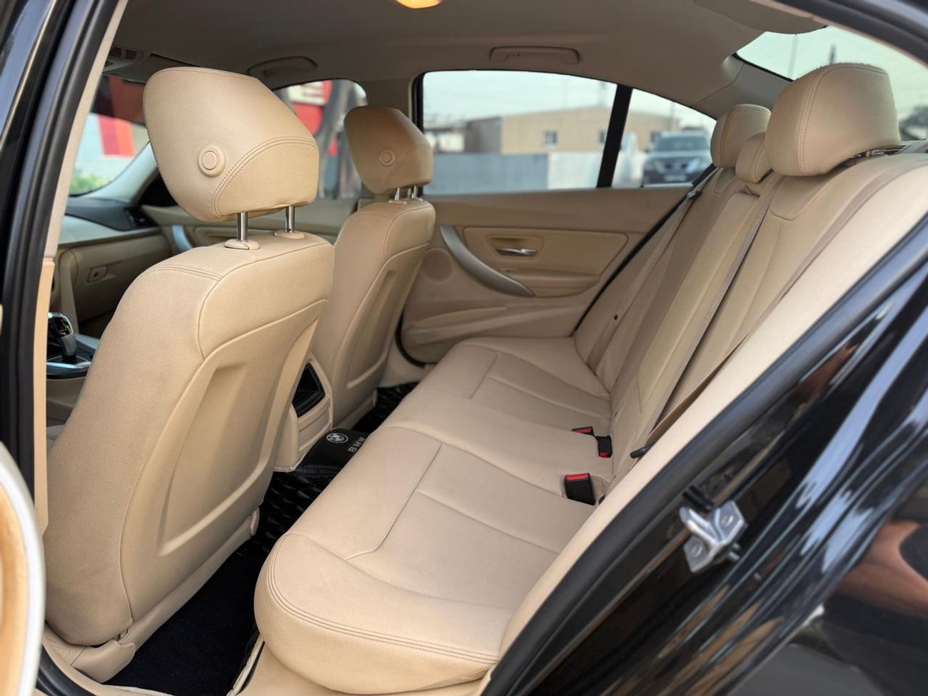 BMW 318i 2017 BMW 318I GCC VERY CLEAN Std 1.5L