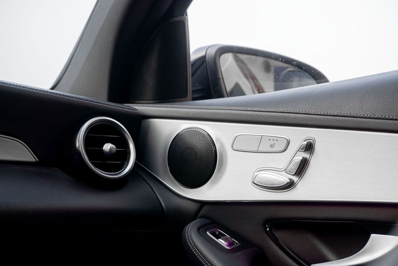 Mercedes-Benz GLC 300 Coupe 2.0L