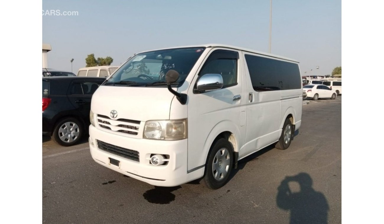 تويوتا هاياس TOYOTA HIACE VAN RIGHT HAND DRIVE (PM 887)