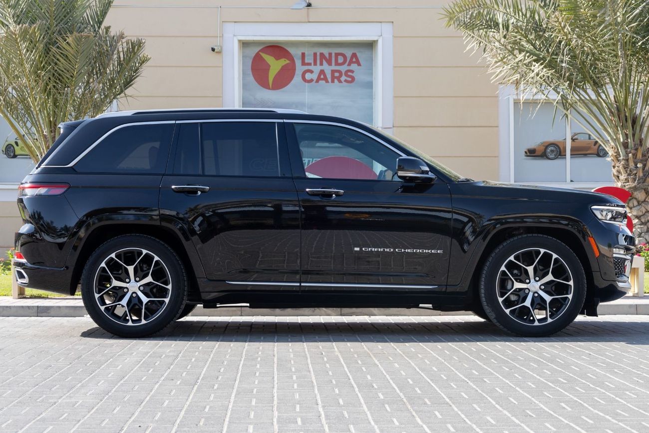 Jeep Grand Cherokee Jeep Grand Cherokee Summit 2023 American Spec under Warranty with Flexible Down-Payment.
