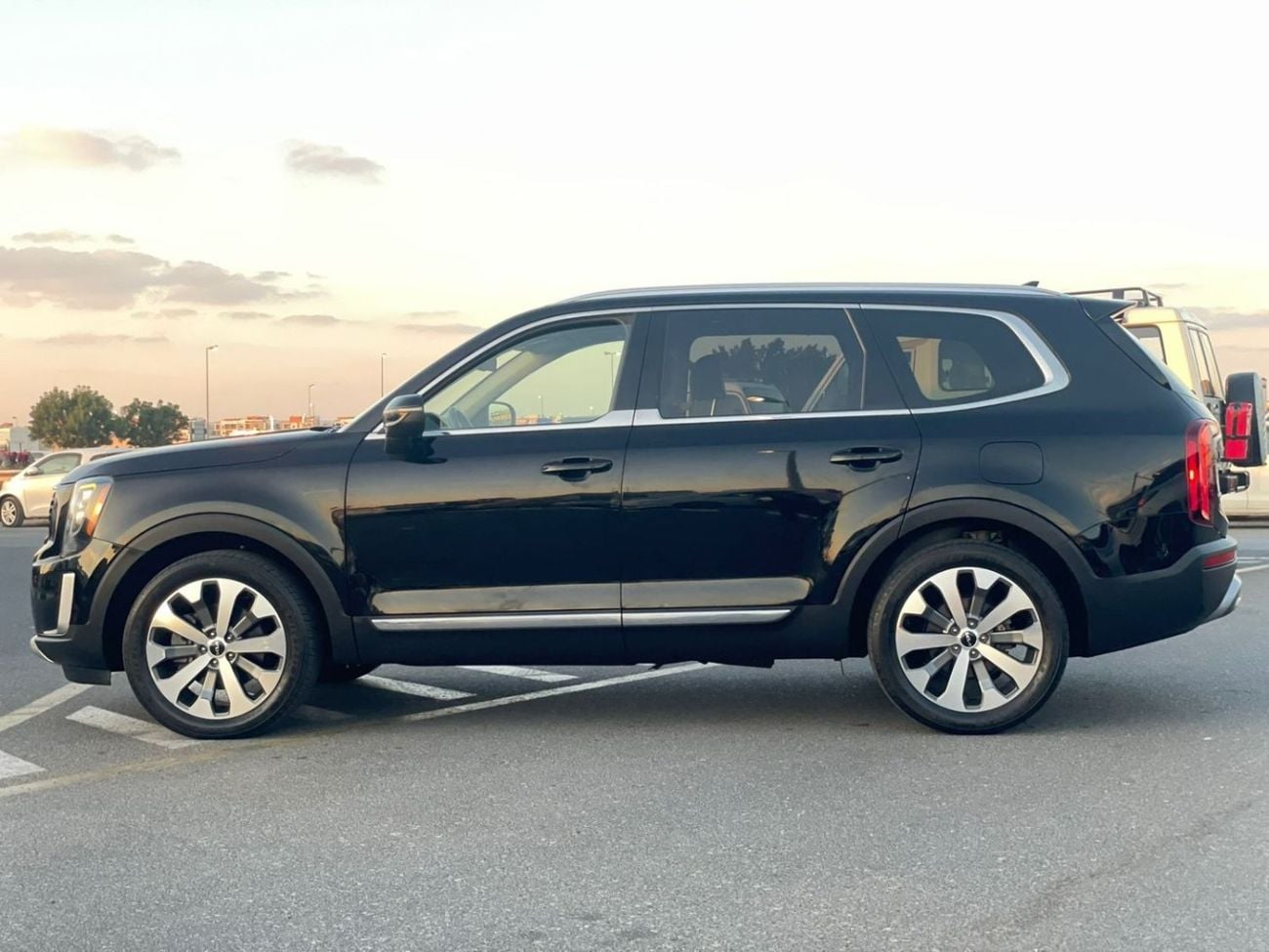 كيا تيلورايد 2022 Kia Telluride EX Prestige Full Option - 3.8L V6 AWD 4x4 - 7 Seater With Radar - Multi Drive Mod