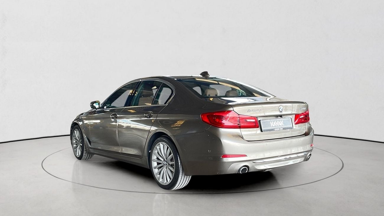 بي أم دبليو 530i LUXURY | شامل الضمان | 0 ﺪﻔﻋﺓ ﺃﻮﻟﻯ
