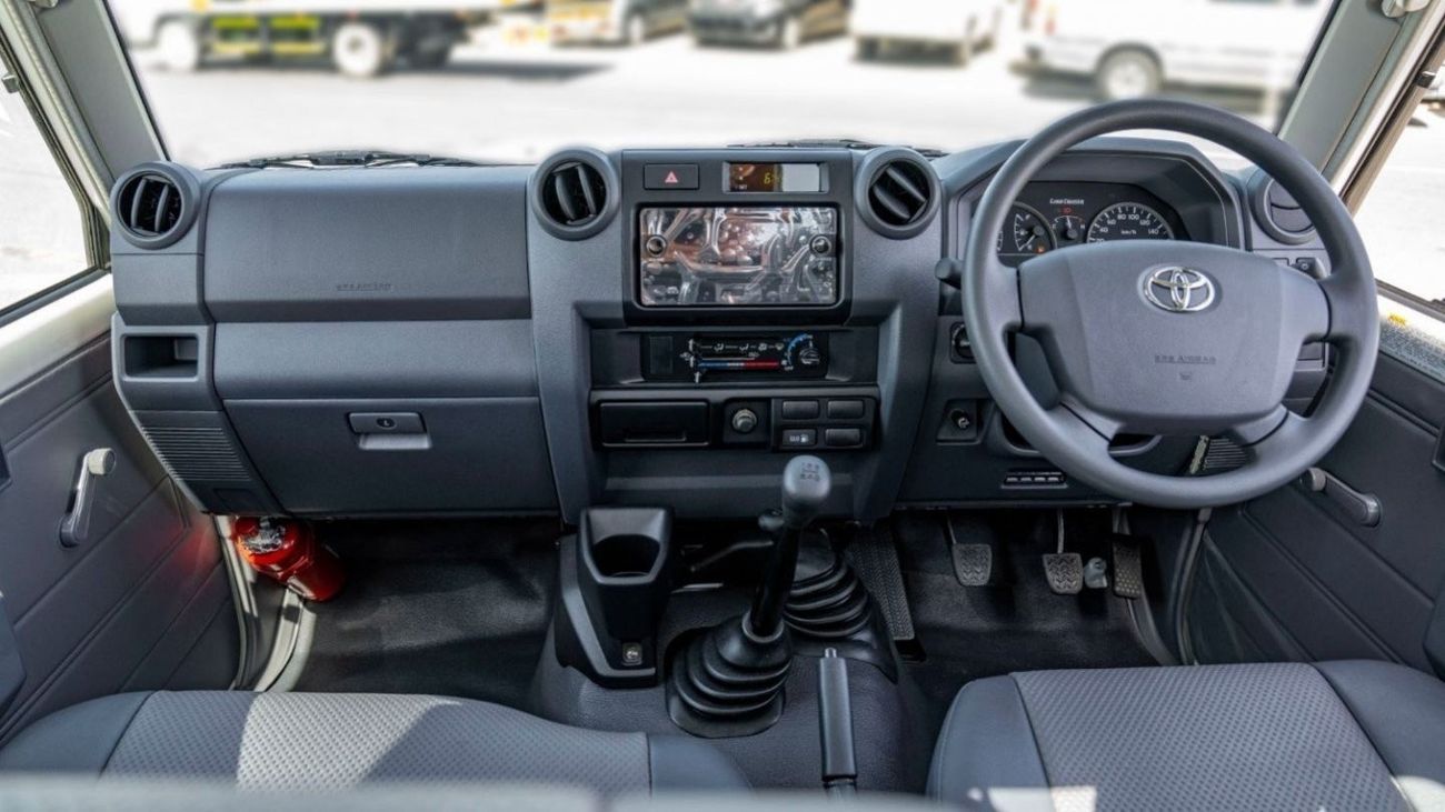 Toyota Land Cruiser Pick Up (RHD) TOYOTA LAND CRUISER LC79SC 4.2D MT MY2023 – WHITE