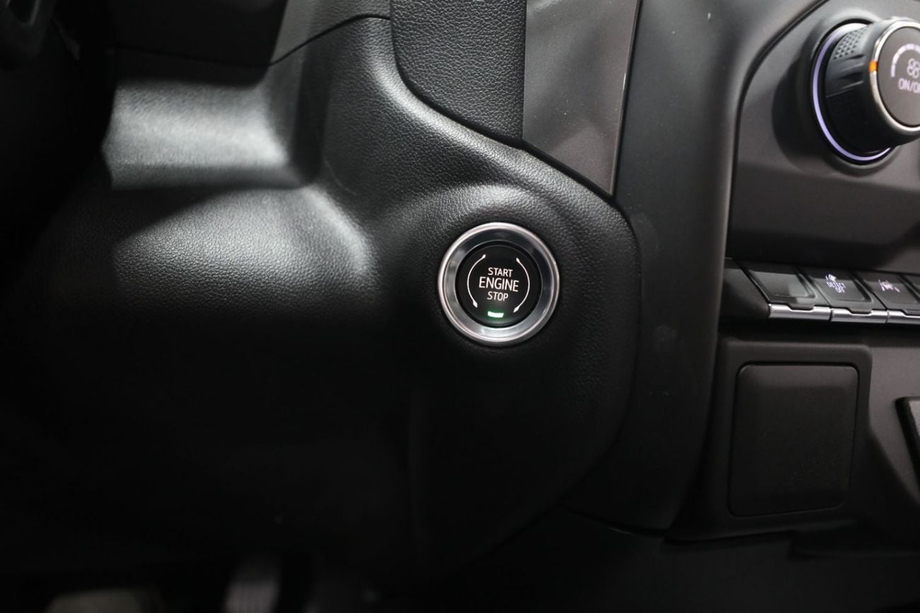 Chevrolet Silverado V8 5.3L 355 Hp 4X4 | GCC | Brand New | AED 3,550 monthly with 0% Down-Payment | Under Warranty | Ref