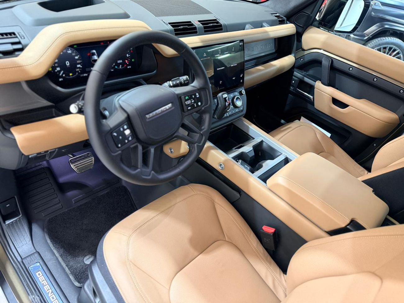 لاند روفر ديفندر X DYNAMIC P400 2026