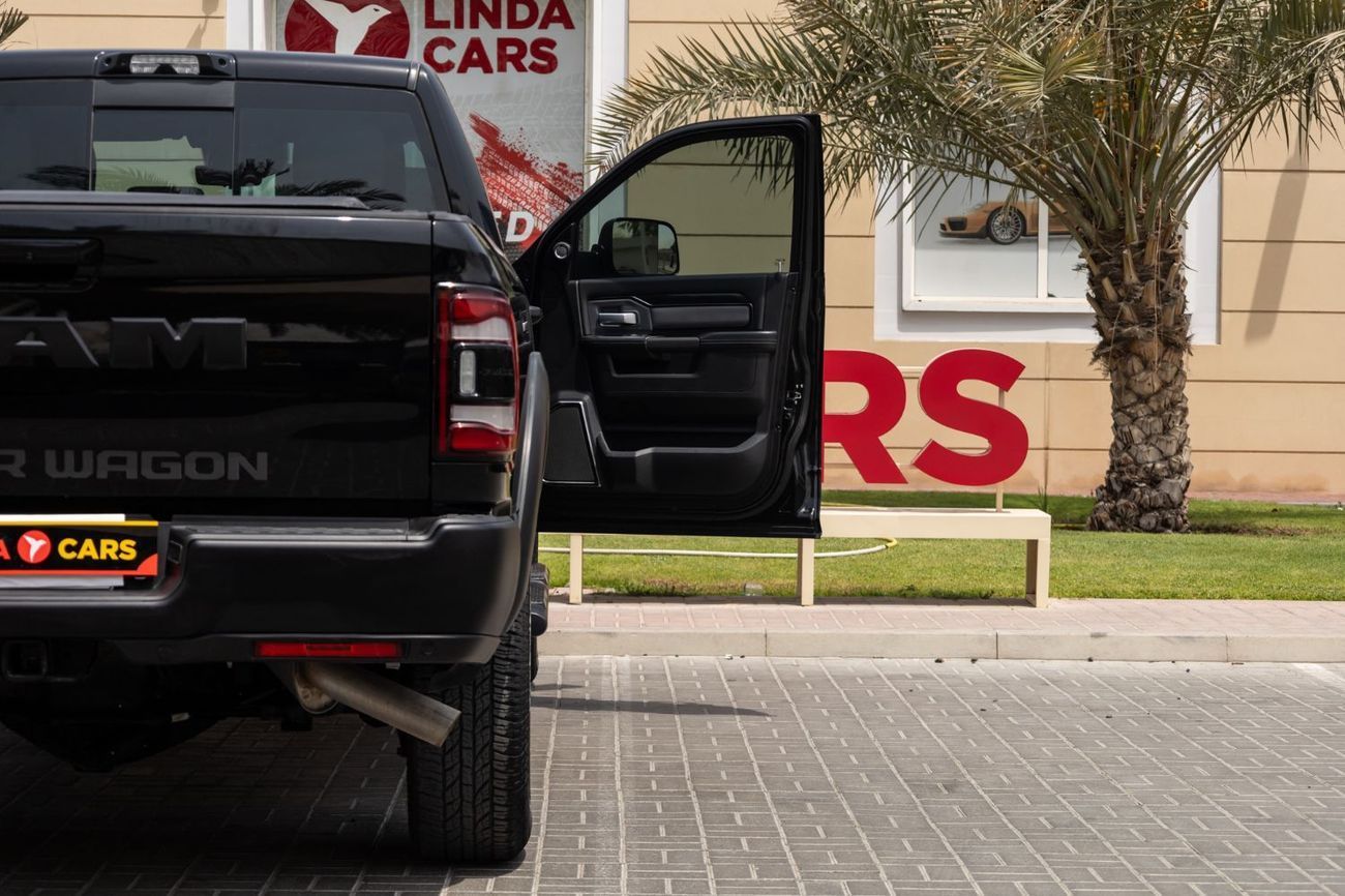 RAM 2500 Power Wagon 6.4L 4WD (5 Seater)