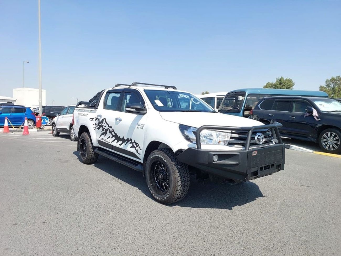 Toyota Hilux TOYOTA HILUX PICK UP RHD 2017 MODEL 2.8 L DIESEL AUTOMATIC(PM99941)
