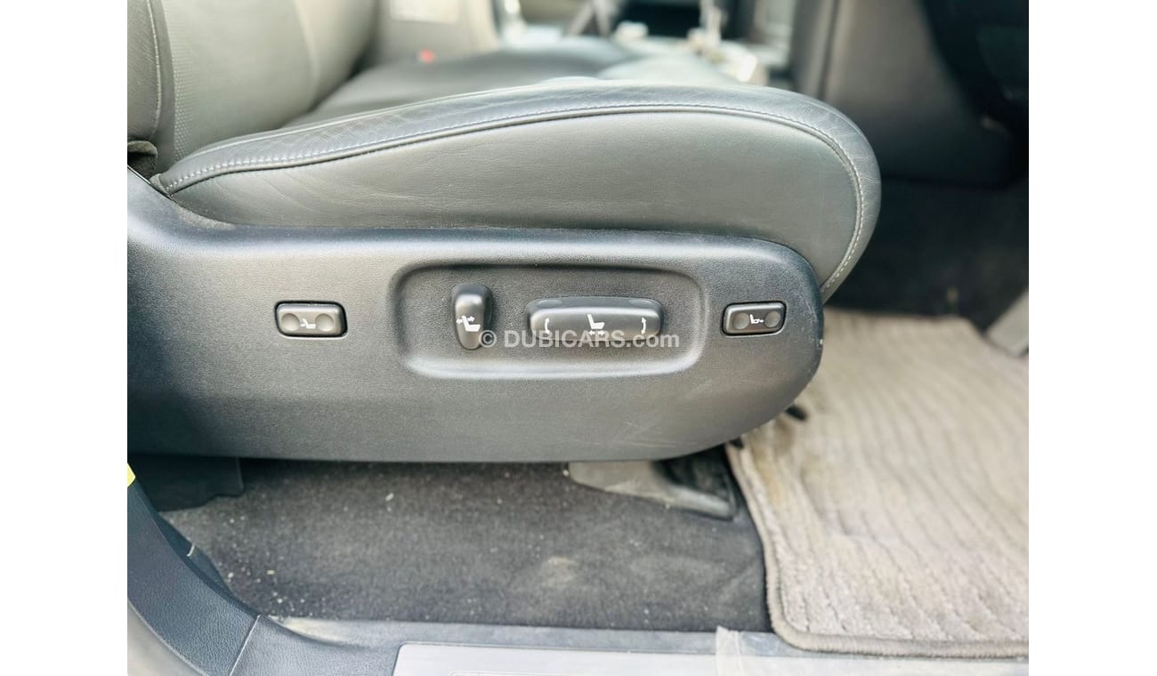 Toyota Land Cruiser Zx top of the range, Right hand drive