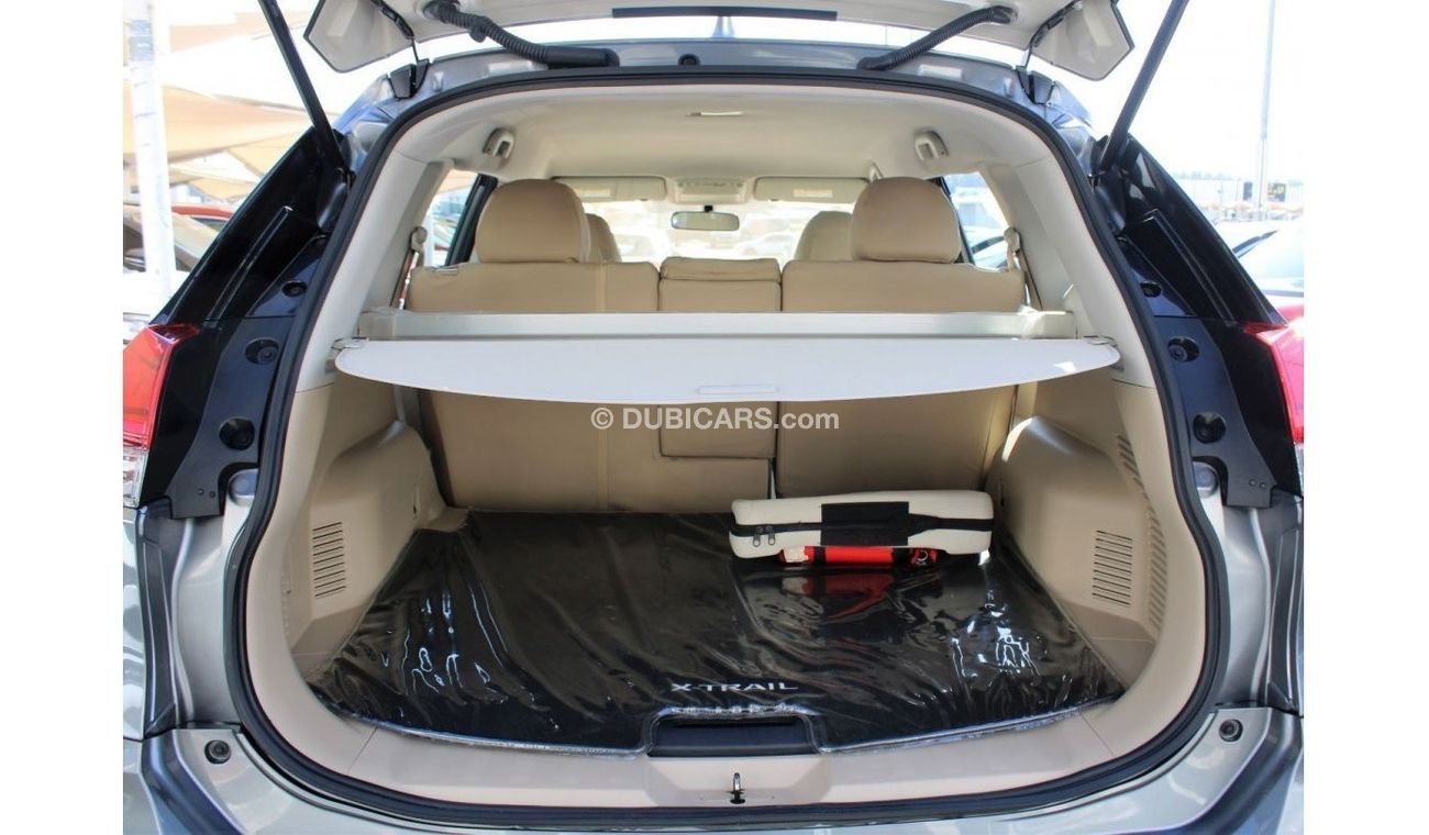 Nissan XTrail ACCIDENTS FREE - GCC - ORIGINAL PAINT - PERFECT CONDITION INSIDE OUT