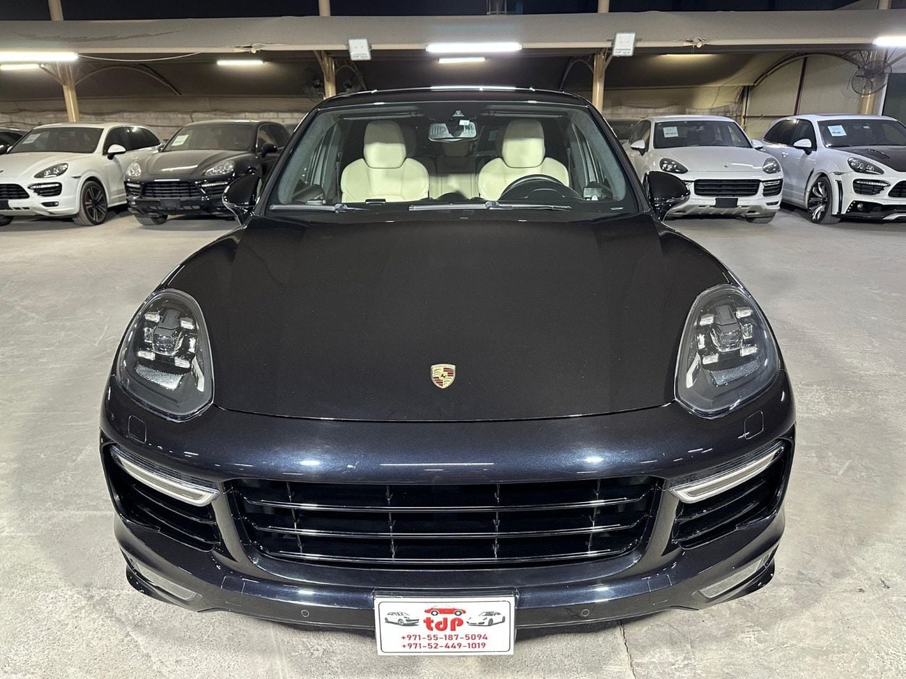 Porsche Cayenne TURBO S | CABRON INTERIOR PACKAGE | PORSCHE SPORTS EXHAUST SYSTEM | SUNROOF