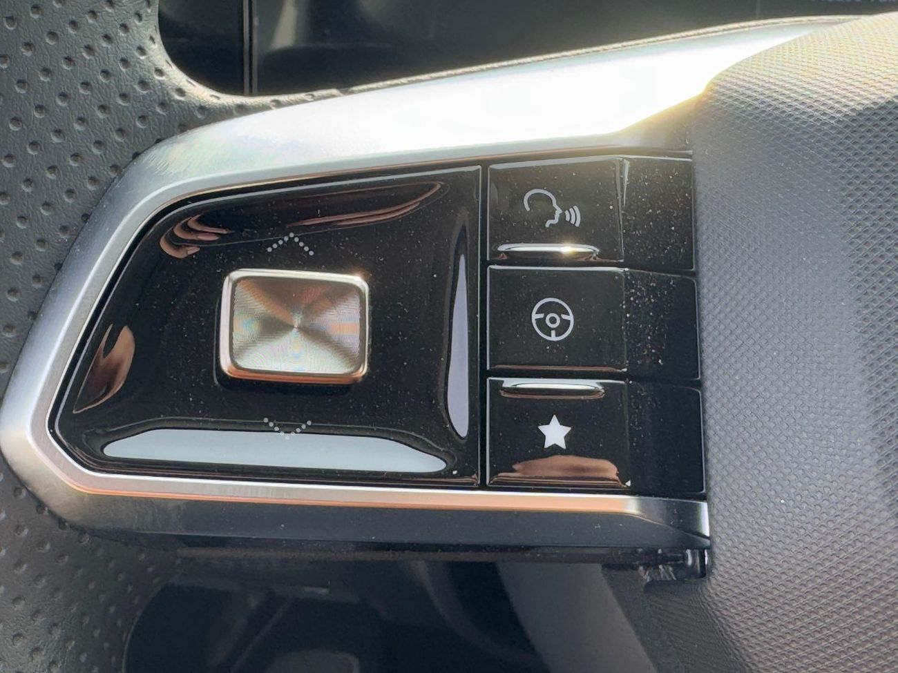 أم جي وان STD 1.5L Petrol FWD 2024 GCC Export Price @ 49,900 AED