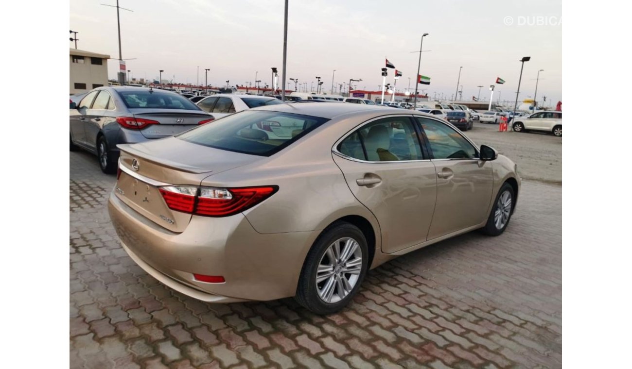 Lexus ES350 Lexus ES350 Model 2014 gcc 39000 KM only for sale