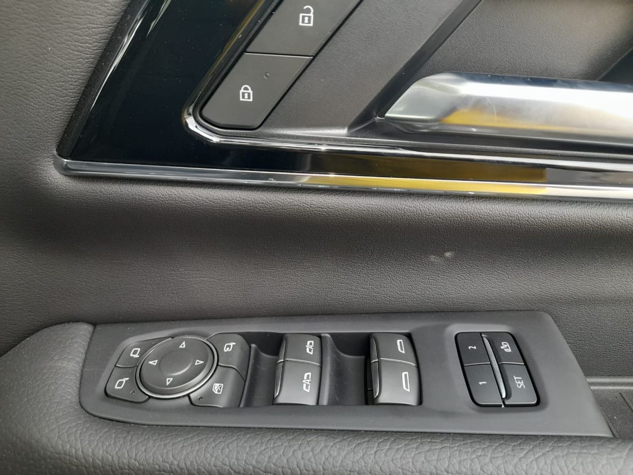 GMC Yukon 6.2 V8 Denali (AWD) Right-Hand drive.2 V8 Denali (AWD)