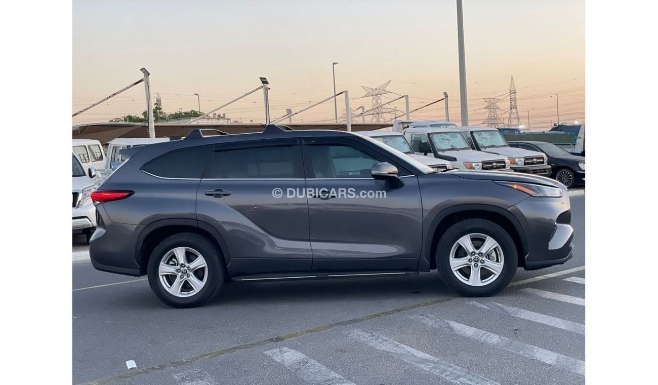 Toyota Highlander “Offer”2023 Toyota Highlander LE+ With BSM Radar 2.4L Turbo - 2 Keys - - UAE PASS