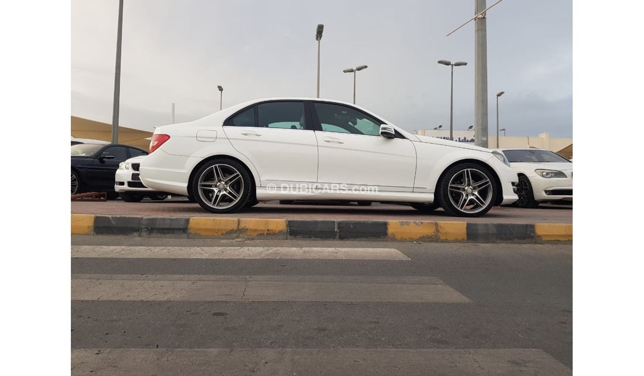 مرسيدس بنز C 200 مرسيدس C200 موديل 2013 خليجي السياره حاله وكاله من الداخل والخارج  فل اوبشن بانوراما فتحه وجلد وكامي
