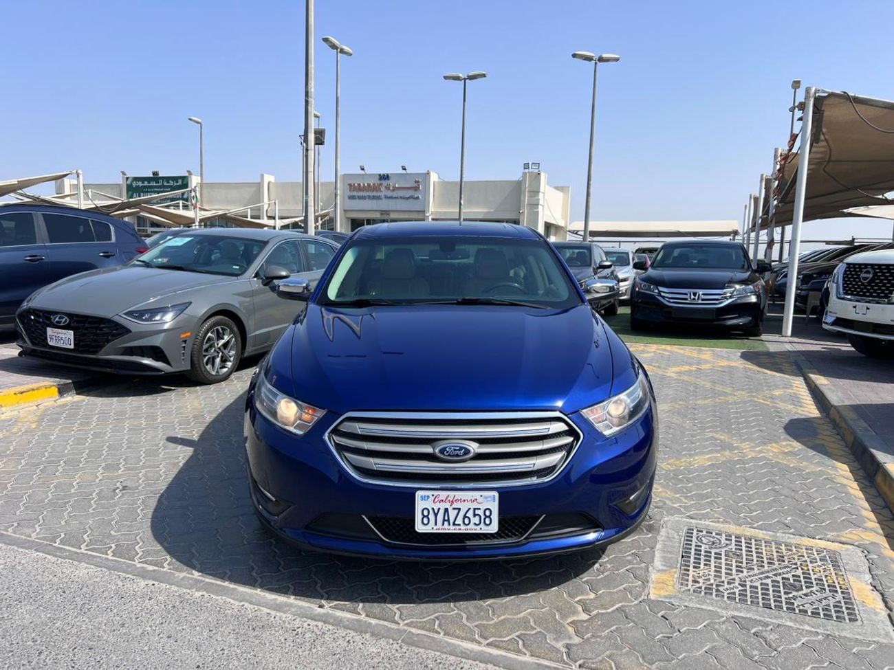 Ford Taurus VERY CLEAN CAR LOE MILEAGE