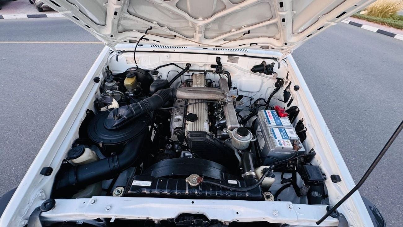 Toyota Land Cruiser Pick Up SINGLE CABIN | RHD | BULL BAR | 4.2L DIESEL ENGINE | MANUAL TRANSMISSION | 1995