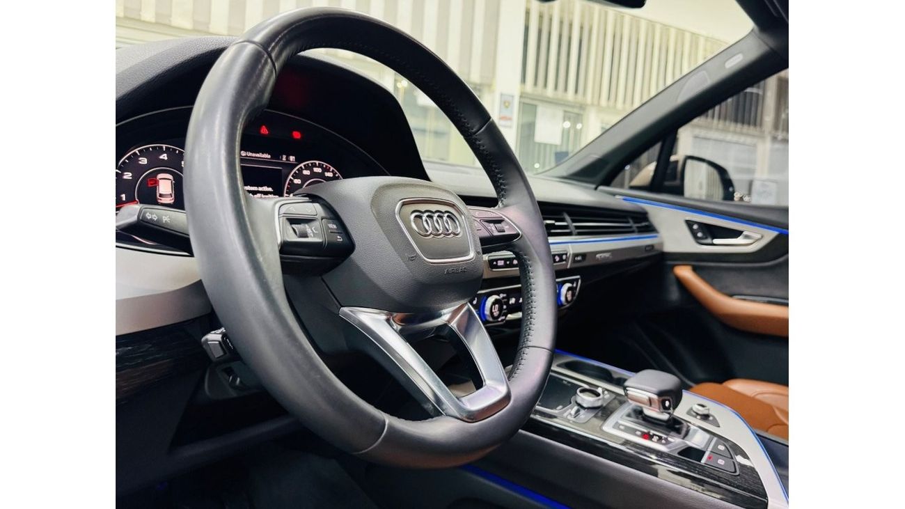 Audi Q7 45 TFSI quattro Luxury Plus GCC .. FSH .. Original Paint .. Perfect Condition .. Top Range .. Warran