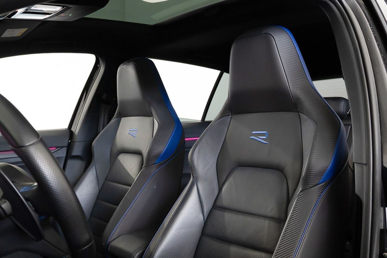 Volkswagen Golf R Base 2.0T