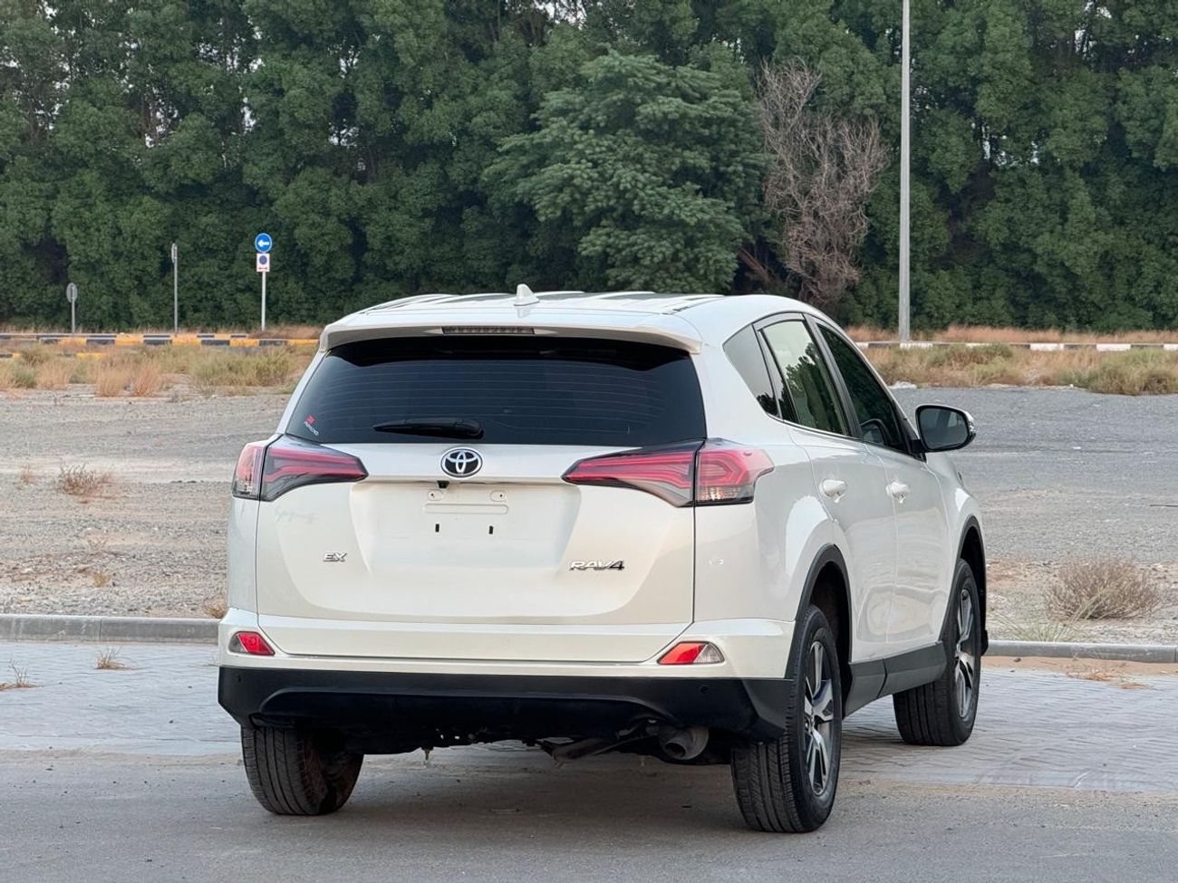 تويوتا راف ٤ EX