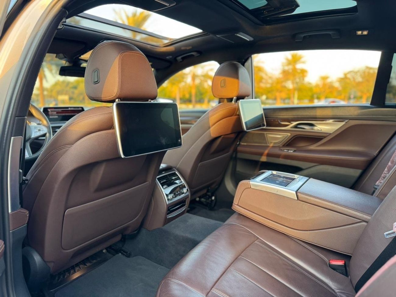 بي أم دبليو 730Li Luxury M Sport Package 2.0L