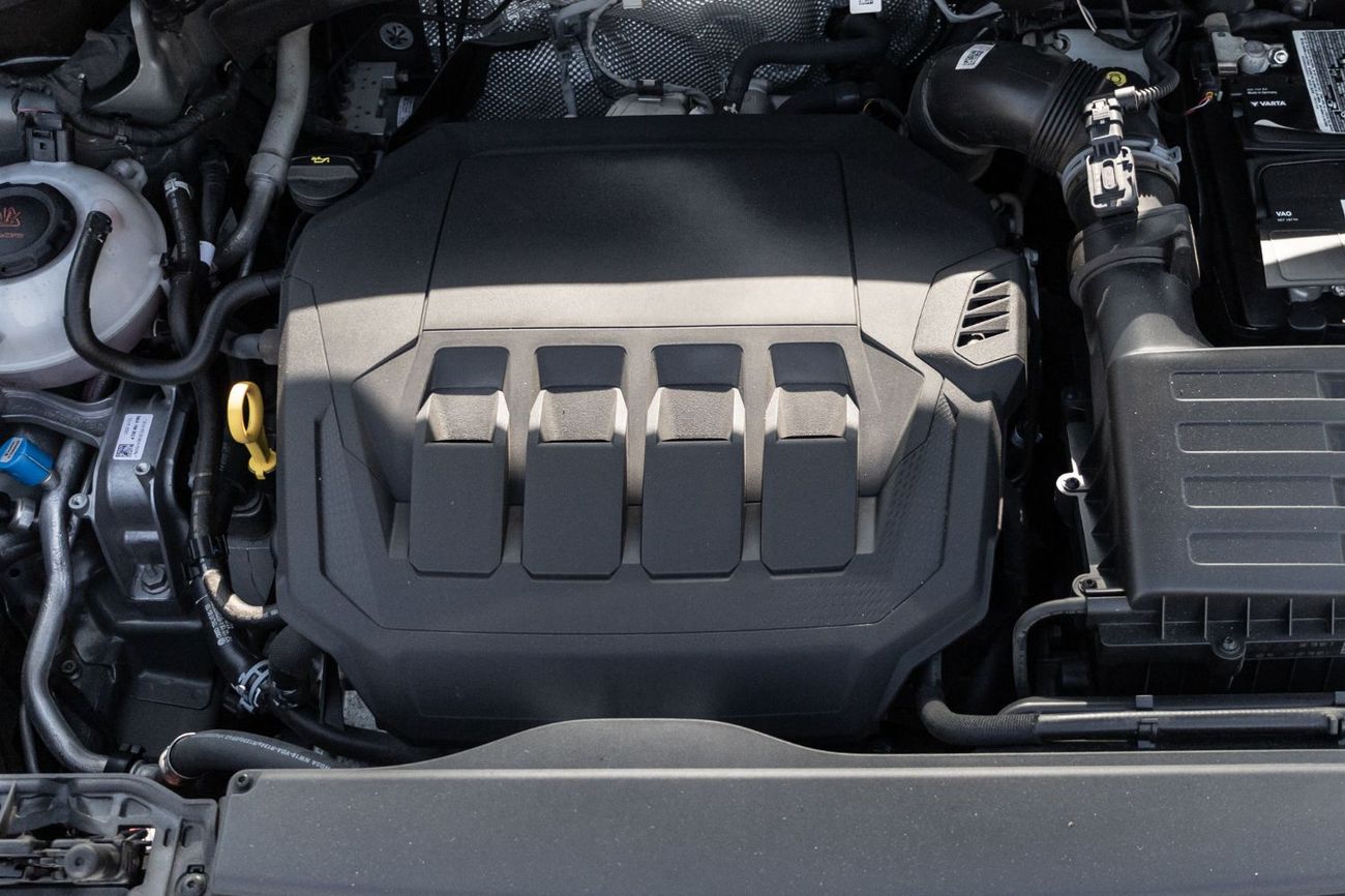 أودي Q3 40 TFSI quattro S Line 2.0L SUV Coupe