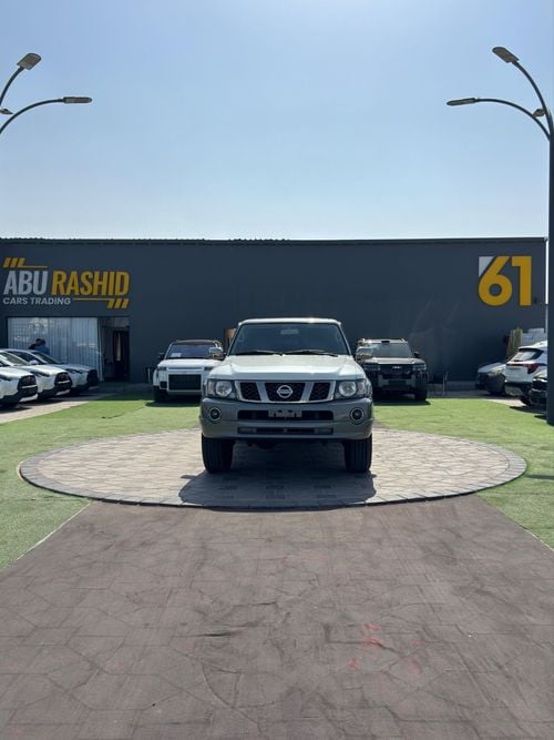 Nissan Patrol Safari Super Safari 4.8L A/T