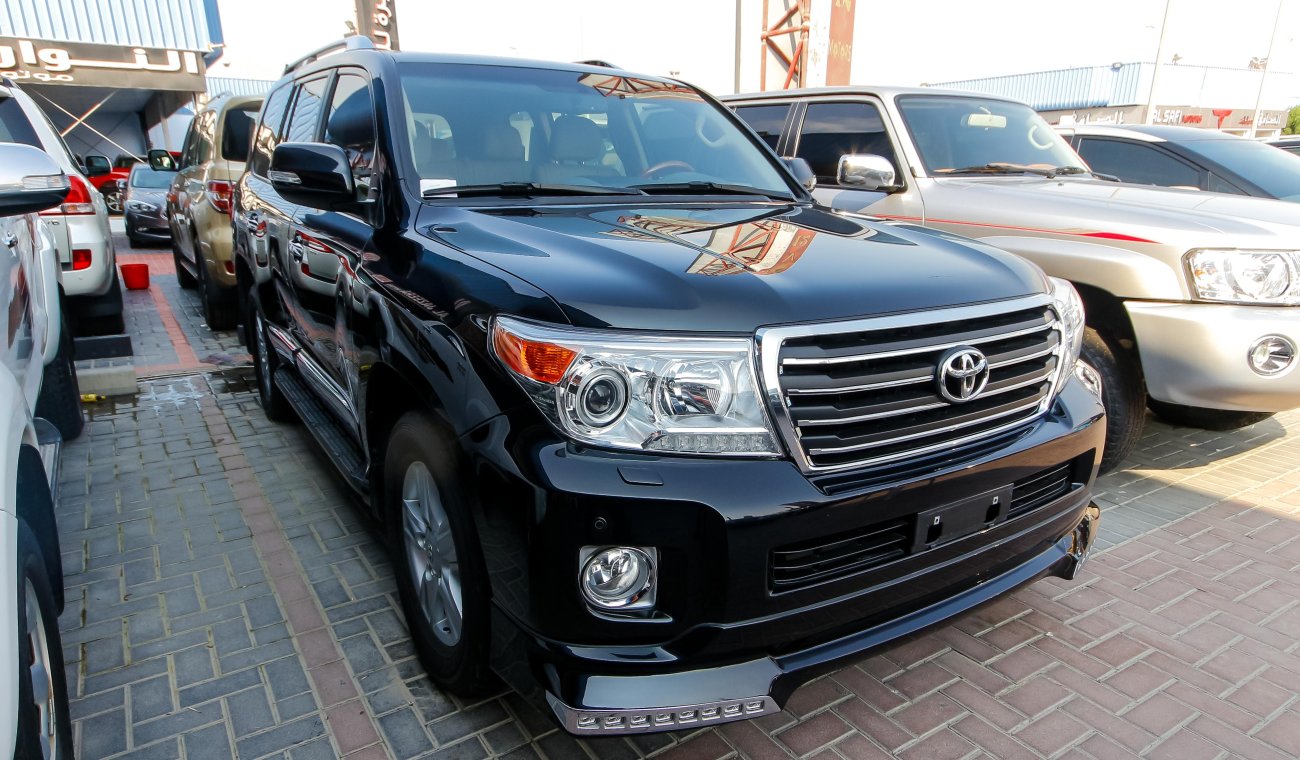 Toyota Land Cruiser GXR V8