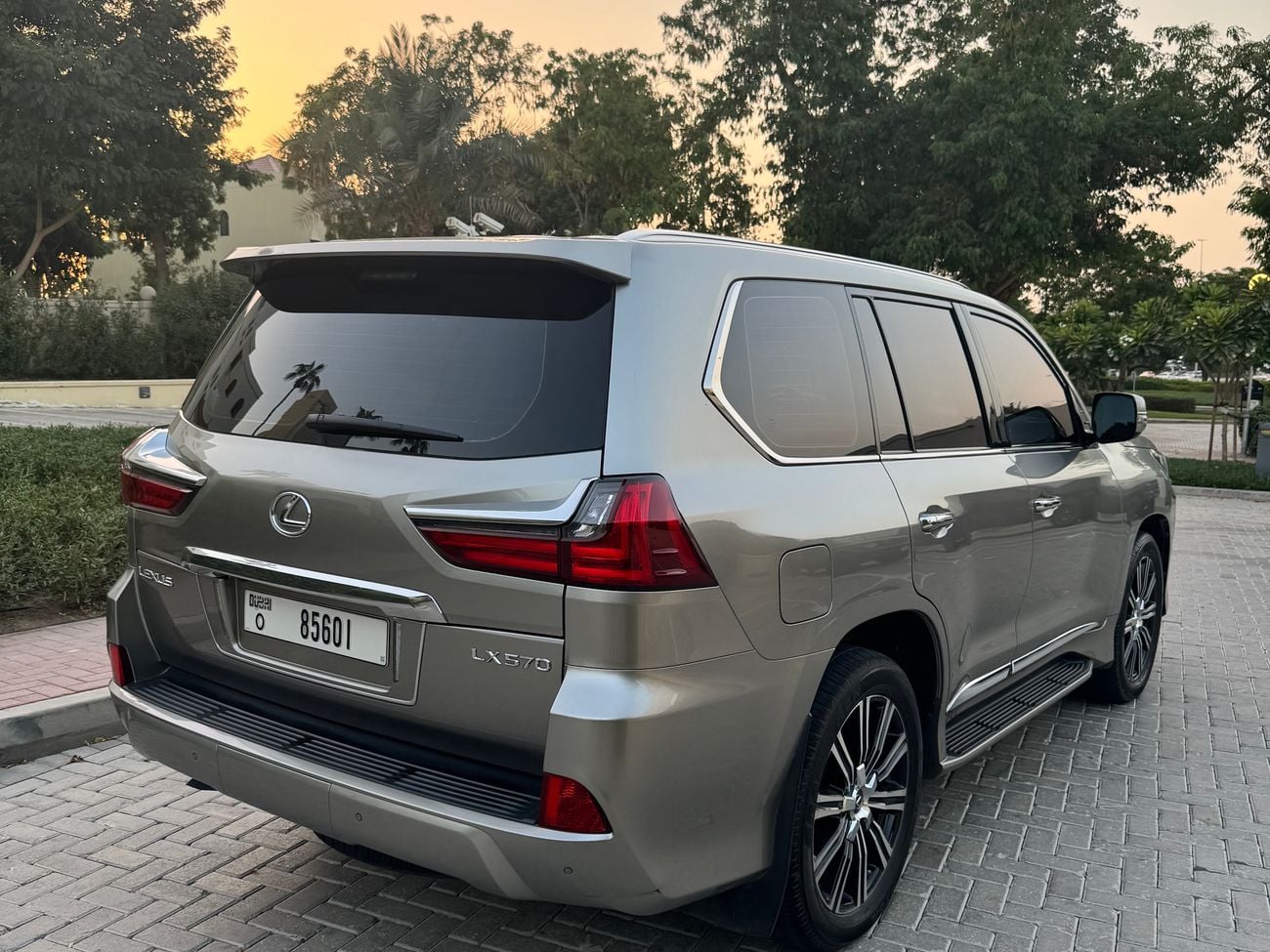 Lexus LX570