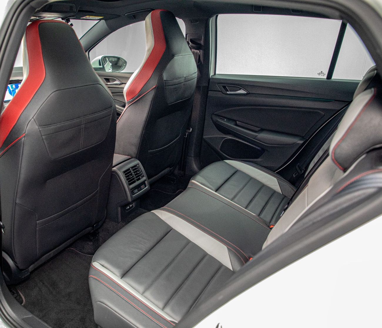 فولكس واجن جولف GTI