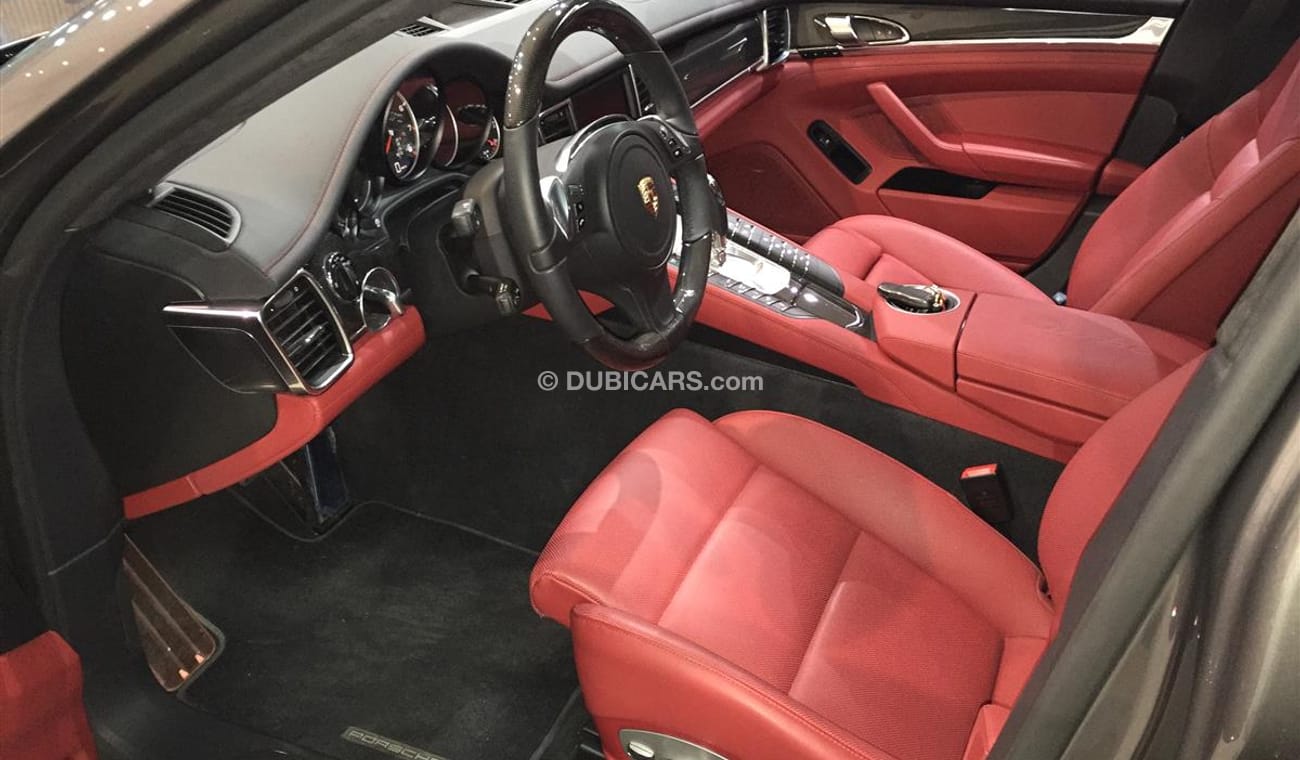 Porsche Panamera Black Edition