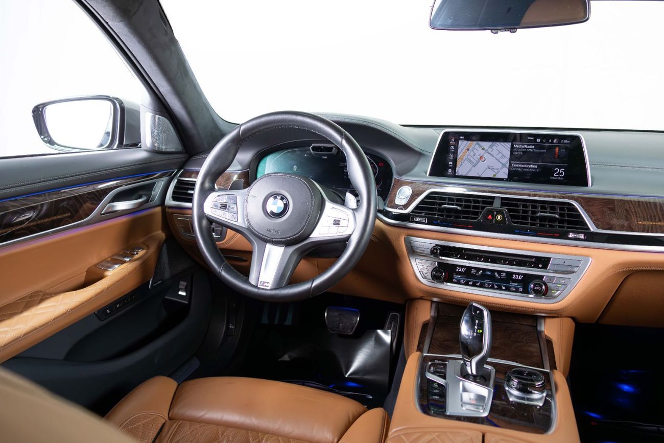 بي أم دبليو 750Li M Sport 4.4L (443 HP)