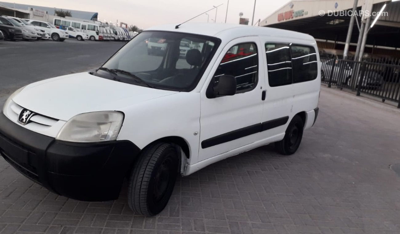 بيجو بارتنر 1.6L, 15" Tyres, Xenon Headlights, 7 Seats, Airbags, Manual Gear Box, Front A/C (LOT # 970)