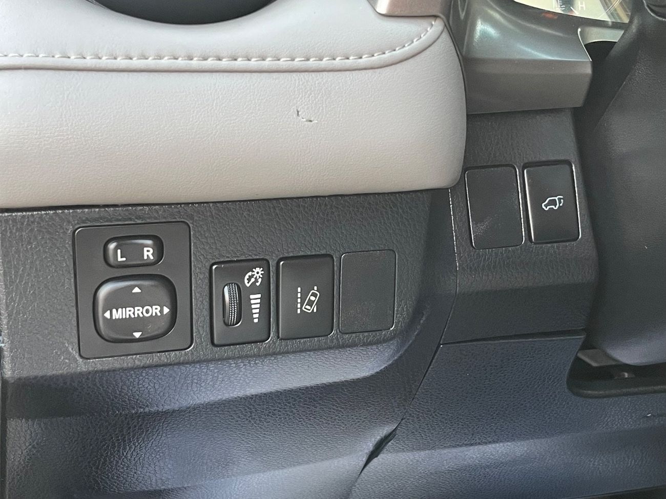 تويوتا راف ٤ 2017 TOYOTA RAV4 LIMITED HYBRID 4x4 360CAMERA FULL OPTIONS IMPORTED FROM USA