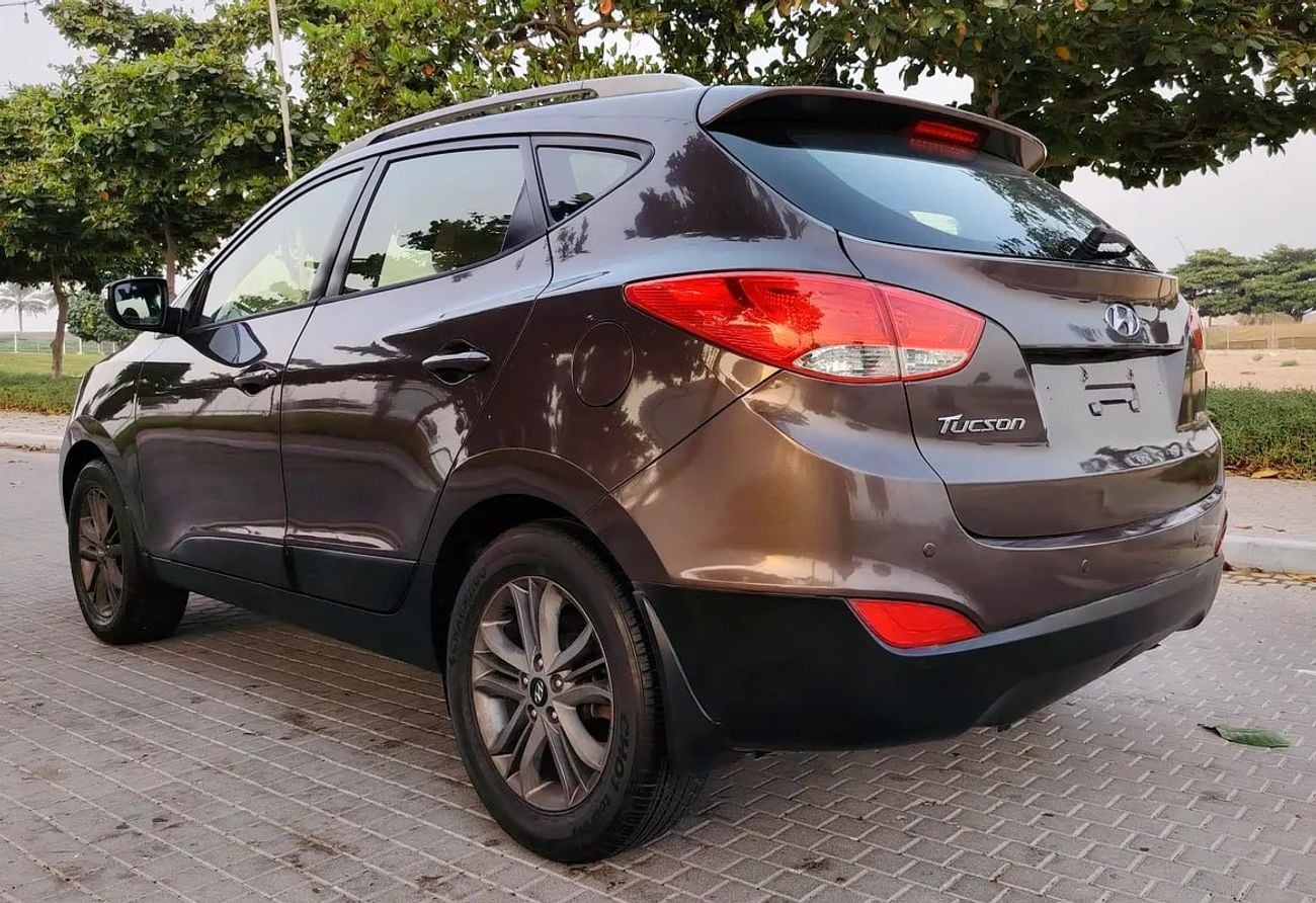 هيونداي توسون Comfort GCC Specs 4WD Premium Condition Low KM Compact SUV