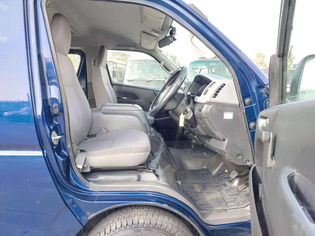 Toyota Hiace TOYOTA HIACE COMMUTER VAN RHD 2008 MODEL 2.7 L PETROL AUTOMATIC(PM013596)