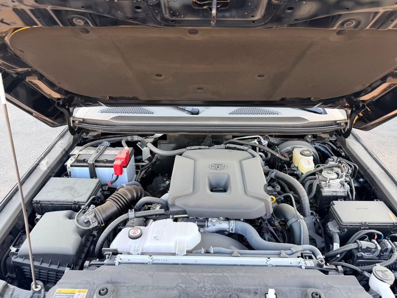 Toyota Prado TXR 2.8L TURBODIESEL 4WD URBAN AUTOMATIC TRANSMISSION ( FOR RE-EXPORT OUTSIDE GCC COUNTRIES)