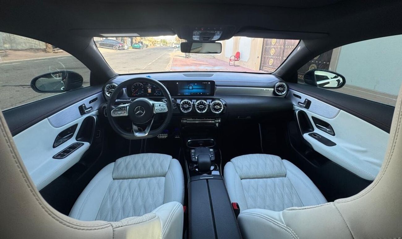 Mercedes-Benz CLA 250 Premium + 2.0L