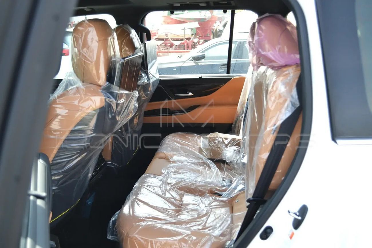 لكزس LX 700h Signature