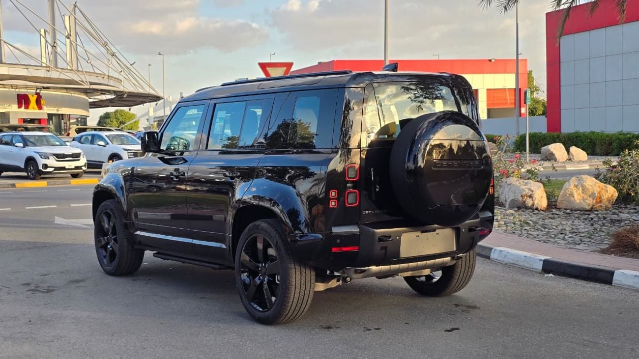 لاند روفر ديفندر LAND ROVAR DEFENDER P400 2026 GCC