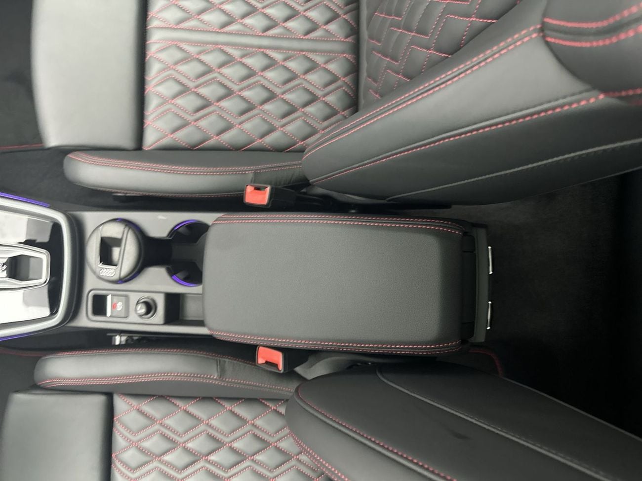 Audi S3 TFSI quattro 2.0L Sedan Sedan TFSI 333hp (Ref# 79092)