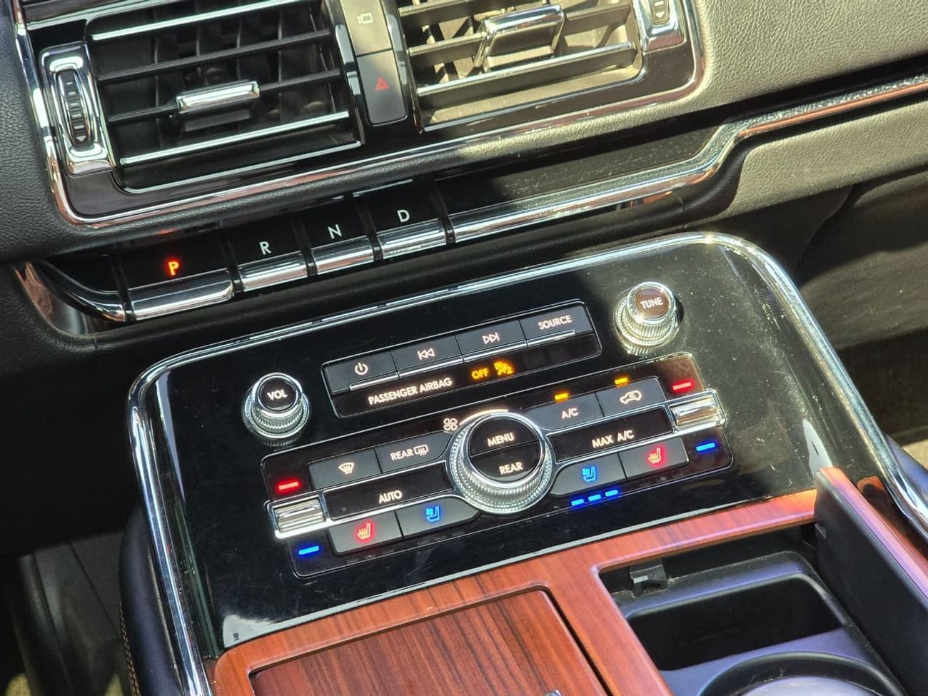 Lincoln Navigator Reserve 3.5L LINCOLN NAVIGATOR 2018 GCC // FSH // ORGINAL PAINT // ACCIDENT FREE // PERFECT CONDITIO